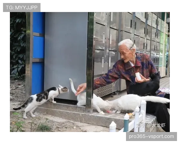 张琳芃家的狗都吃进口粮，他喝的水比我工资还贵