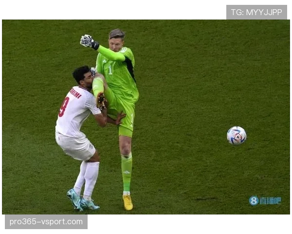 守门员犯规判罚要点：何为合法出击与处罚尺度