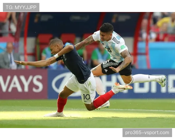 接触犯规判罚标准解析：什么情况算犯规，裁判如何判定？